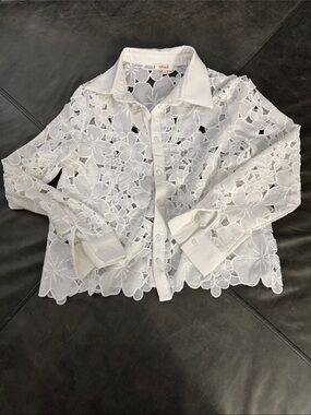 apeach White Floral Eyelet Button-Down Shirt